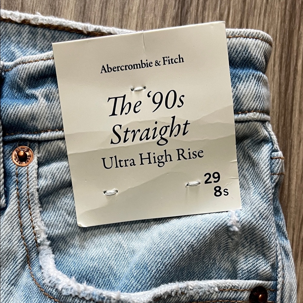 NWT Abercrombie & Fitch Women’s “the ‘90s Straight Ultra High Rise” Light Wash - Picture 7 of 12